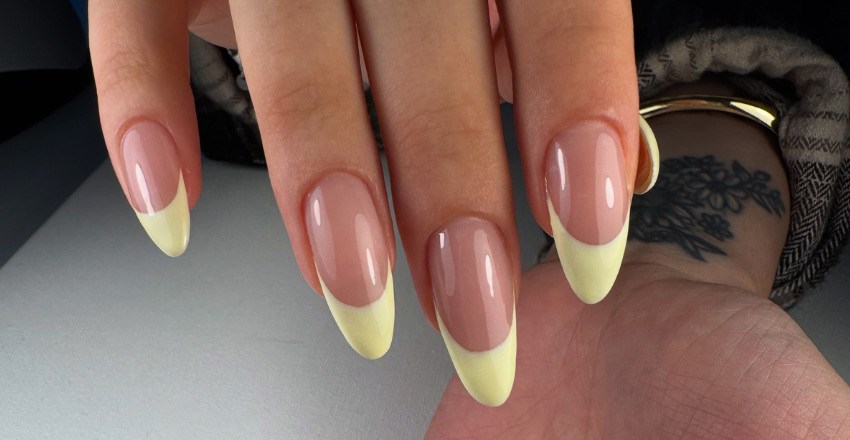 BIAB vs Gel vs Acrylic: How to Choose the Right Nail System for Your Clients