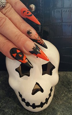 halloween nails 1